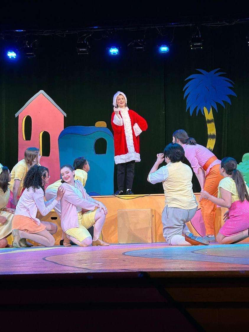 Whos look at the Grinch as he tells his Christmas Tale